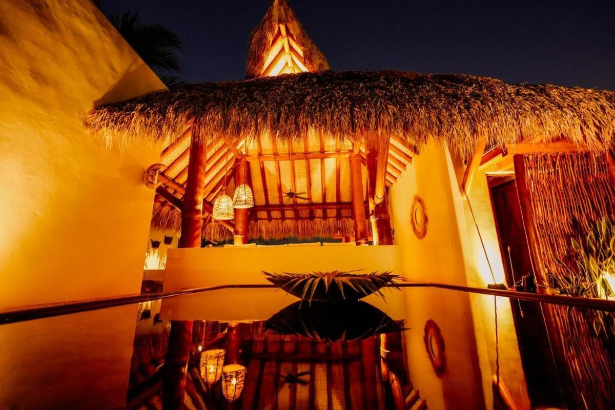 Dream Villa With Private Beach And Catering Сиуатанехо Экстерьер фото
