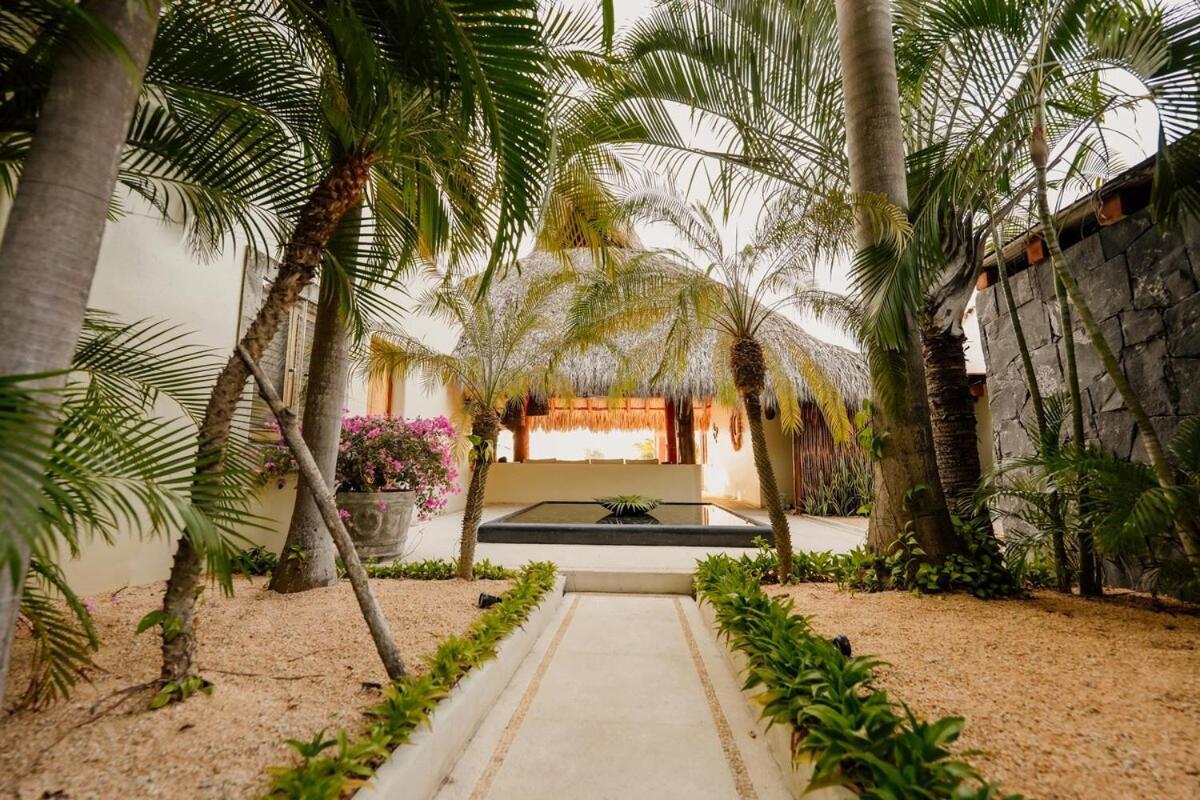 Dream Villa With Private Beach And Catering Сиуатанехо Экстерьер фото