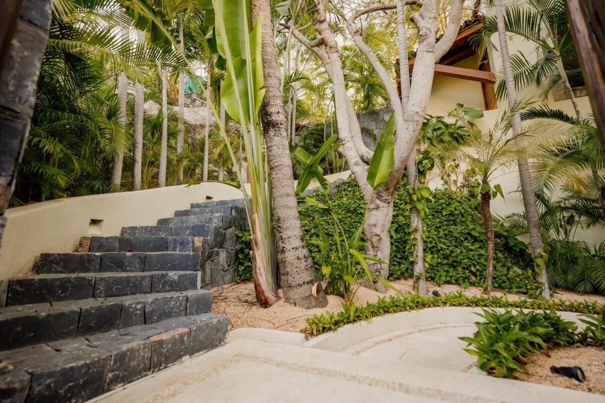 Dream Villa With Private Beach And Catering Сиуатанехо Экстерьер фото